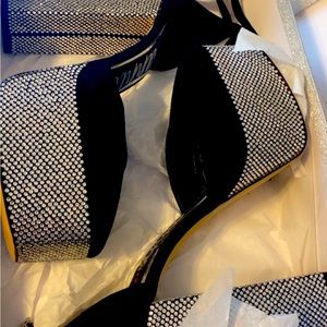 20th ANNIVERSARY GIANNI BINI strap heel KAELANI BLK